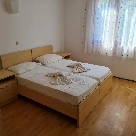 Village T.n. Milna Holiday park